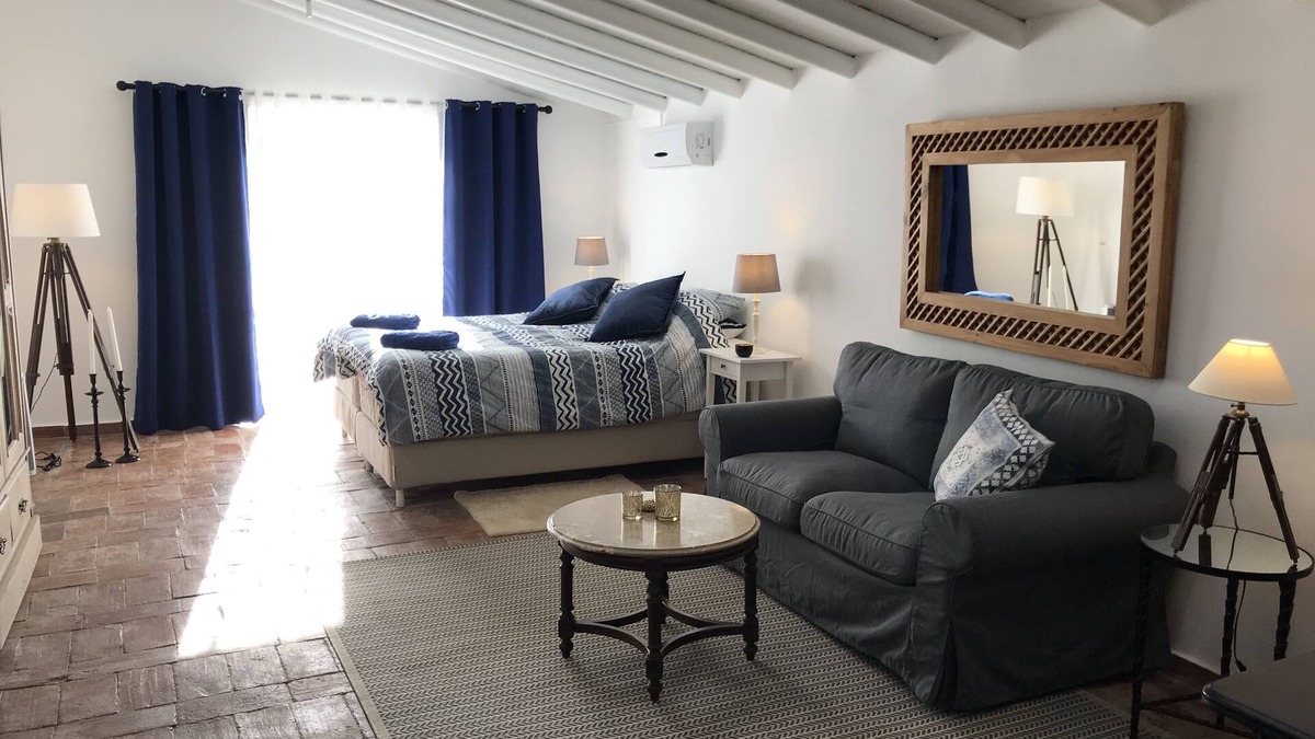 Fonte do Bispo Apartment | Studio apartment with two patios and pool