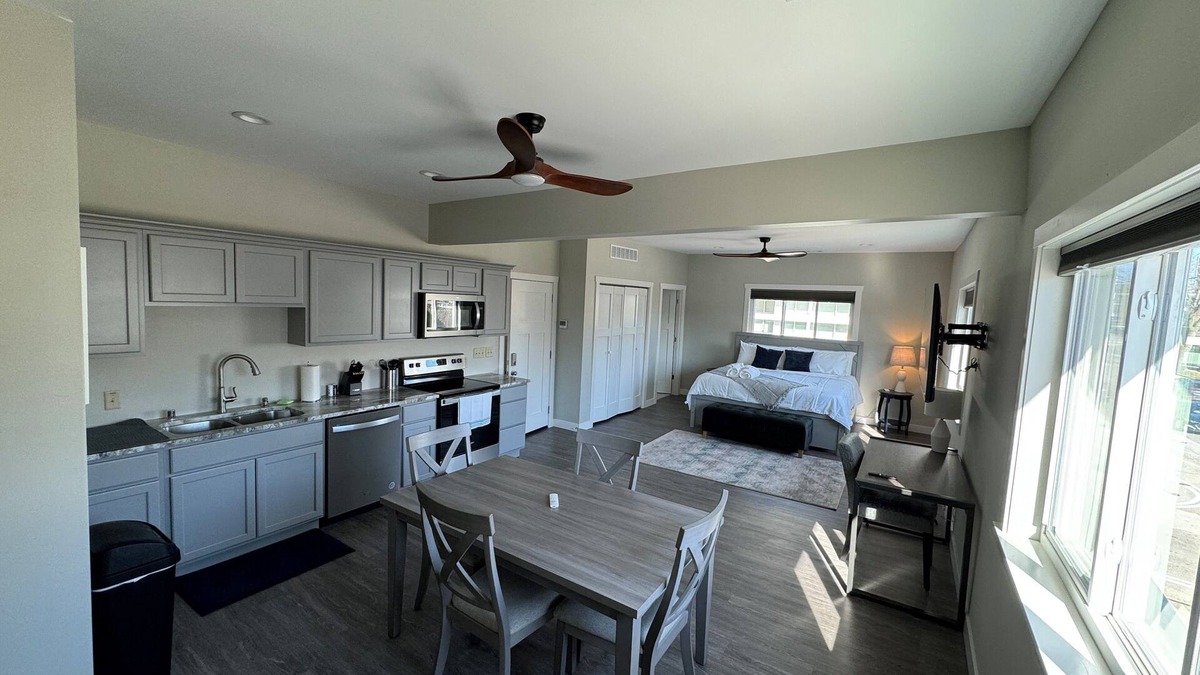 Northpoint Apartment | Studio apt w/laundry + parking