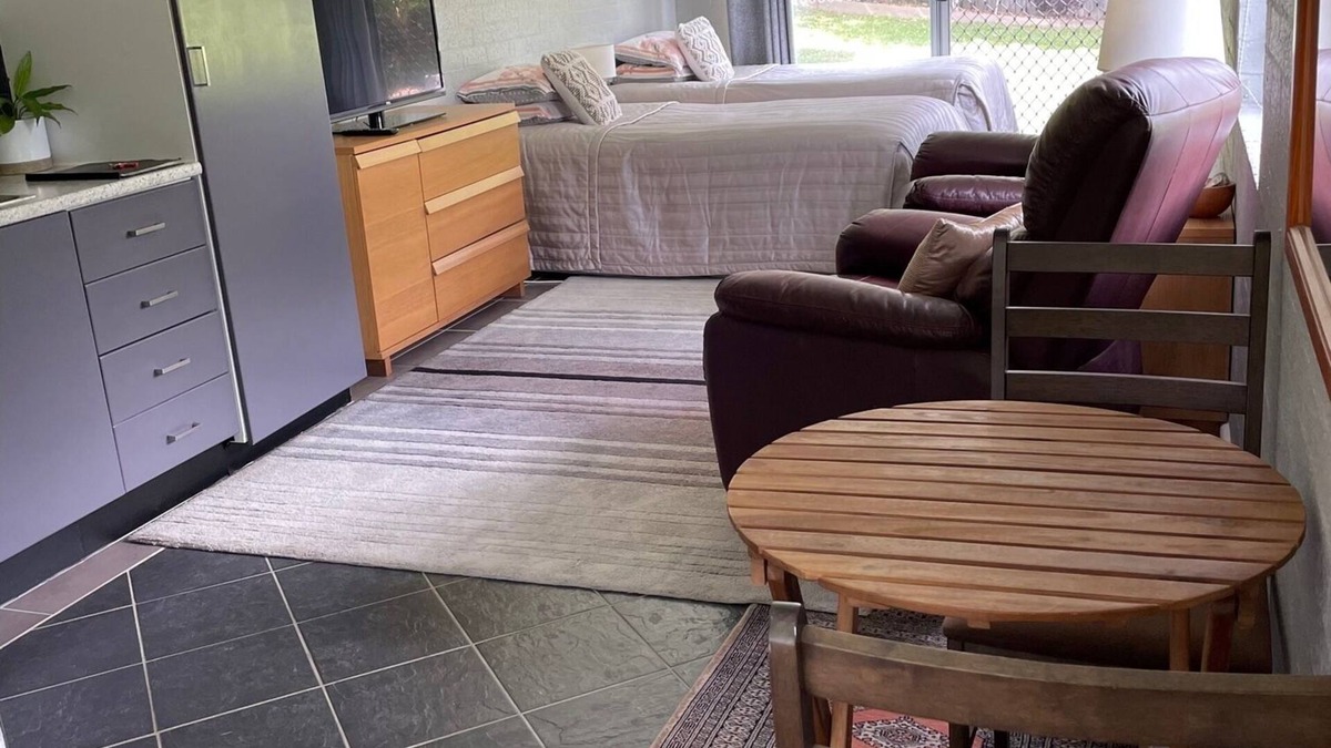 Valla Beach Apartment | Studio at 60.nPrivate apartment, close to beaches and cafes. Breakfast included.