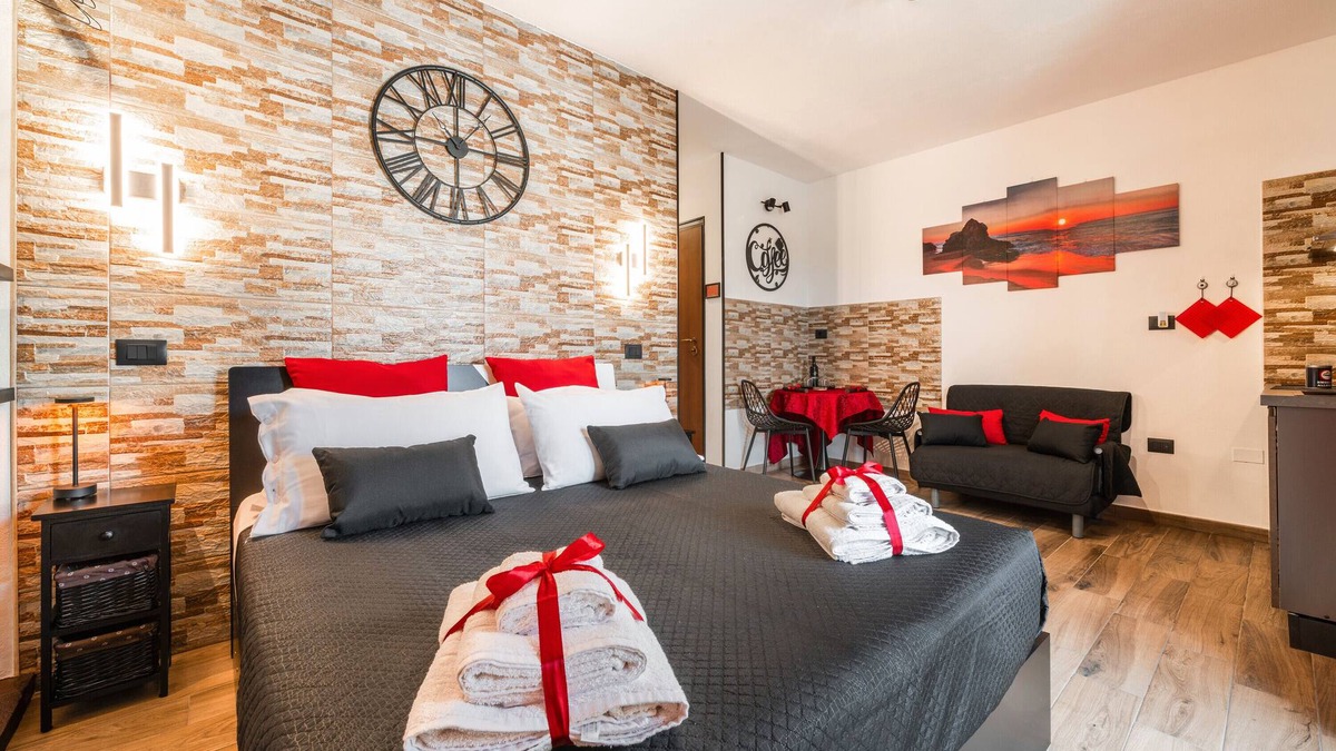 Capoterra Apartment | Studio 'Attilio's House' with Balcony, Wi-Fi and Air Conditioning