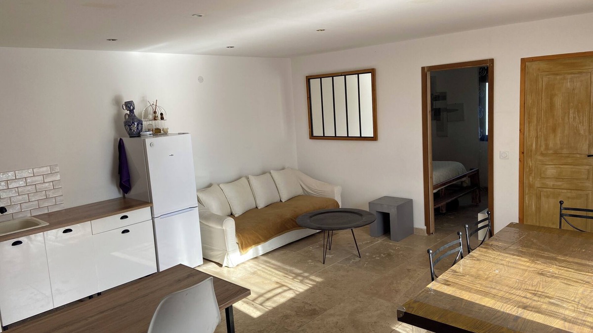 Bedarrides Apartment | Studio au Cœur des Vignes