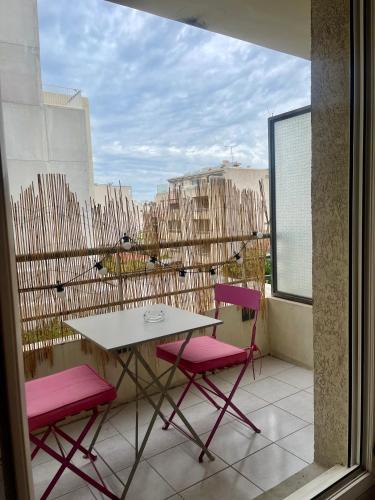 Saint-Pierre Apartment | Studio au centre-ville 2