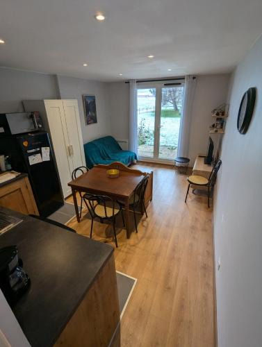 Correncon-en-Vercors Apartment | Studio au rez-de-chaussée accès direct jardin