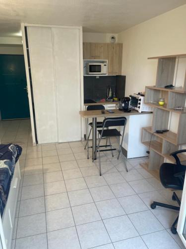Saint-Pierre Apartment | Studio avec place de parking à la timone