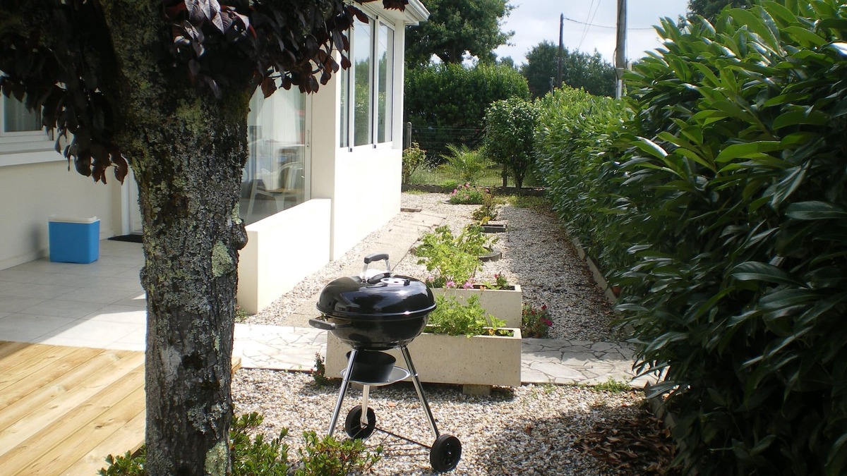 Audenge Apartment | Studio Avec Terrasse Entre Forêt et Plage sur le Bassin D'arcachon