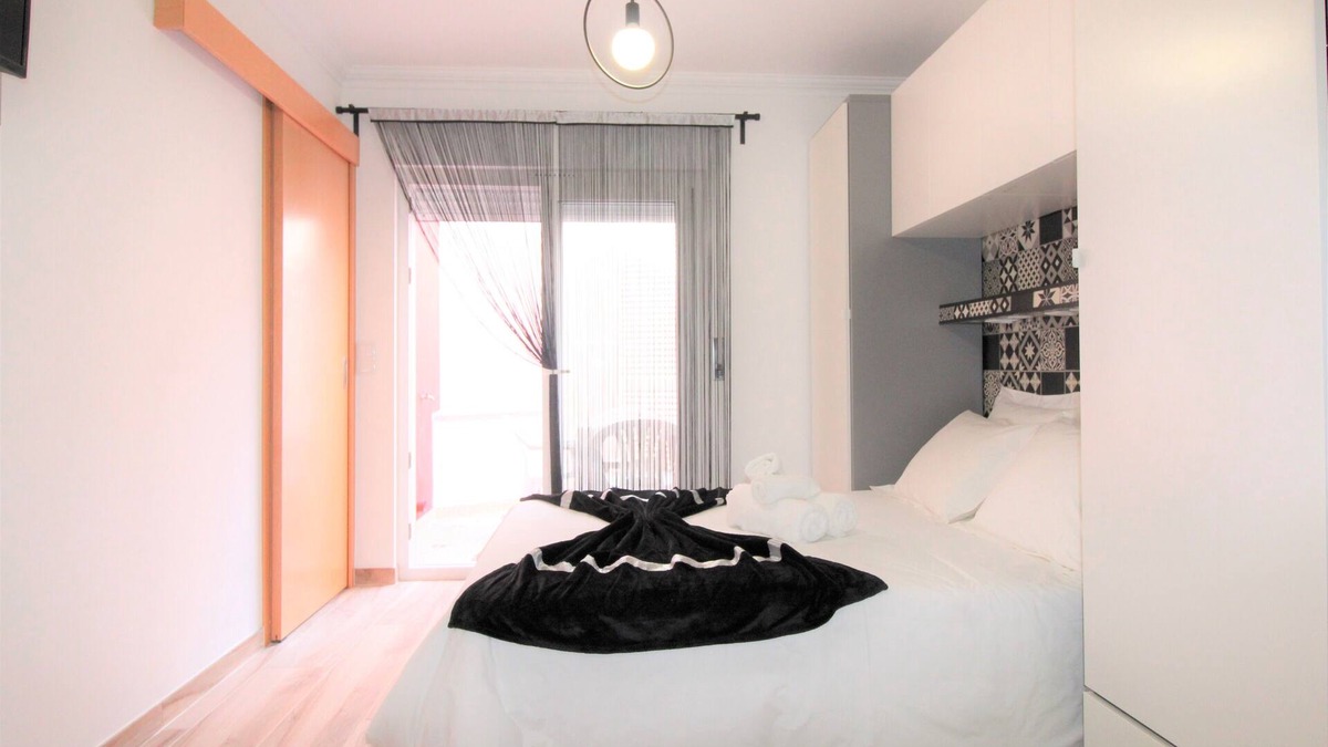 Peniche de Cima Apartment | Studio C/Private Courtyard 2 minutes from Peniche Beach