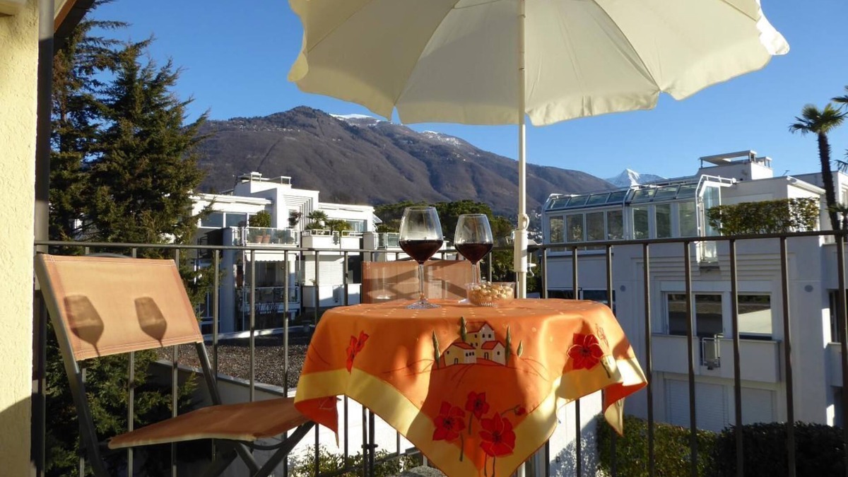 Ascona Apartment | Studio C with a beautiful view of the lake