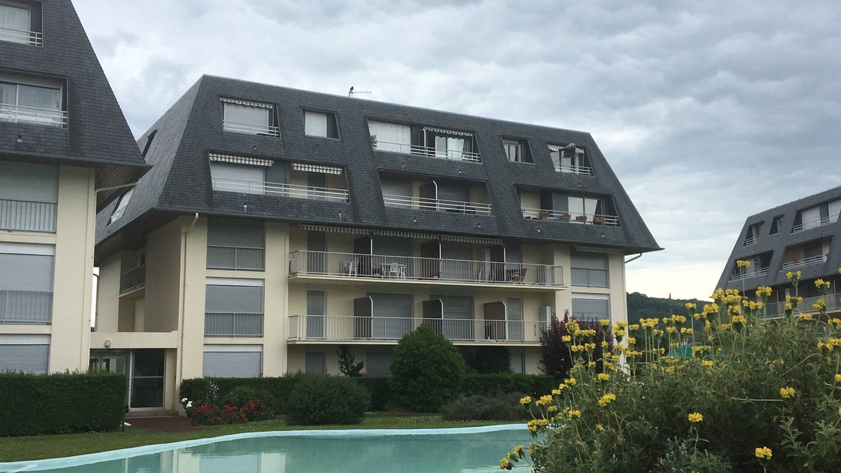 Houlgate Apartment | STUDIO Cabin 2 adults and 2 children age <= 14 years old (ID required