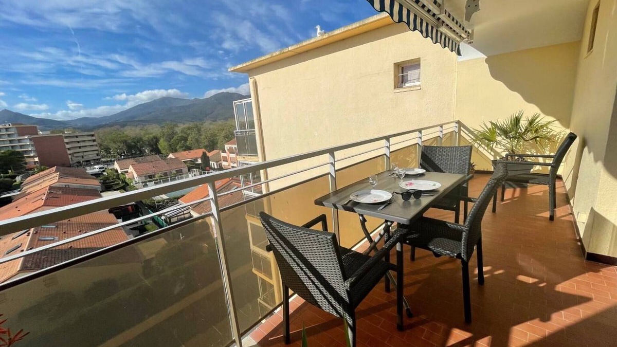 Argeles Plage Apartment | Studio Cabin 4 pers, near beach, AC, parking, pets allowed