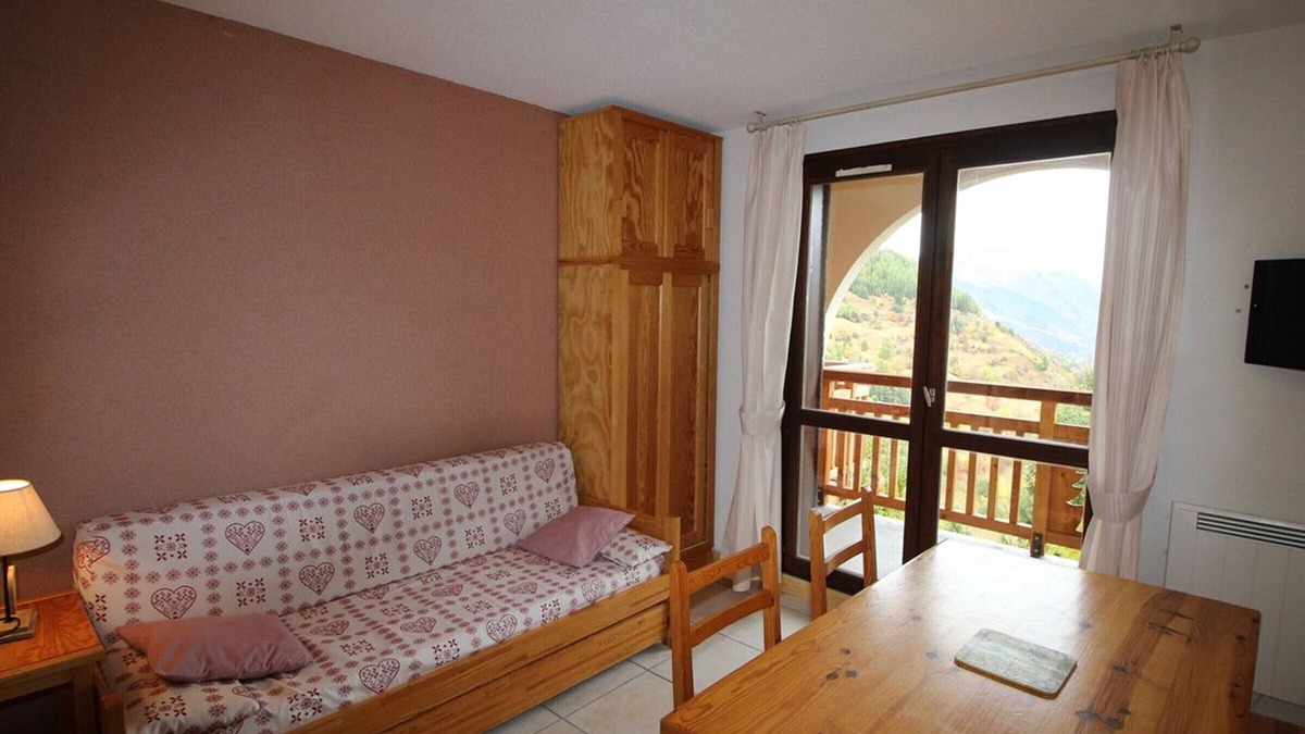 Auris Apartment | Studio cabin 4 ppl, 400m to slopes, parking, pets allowed