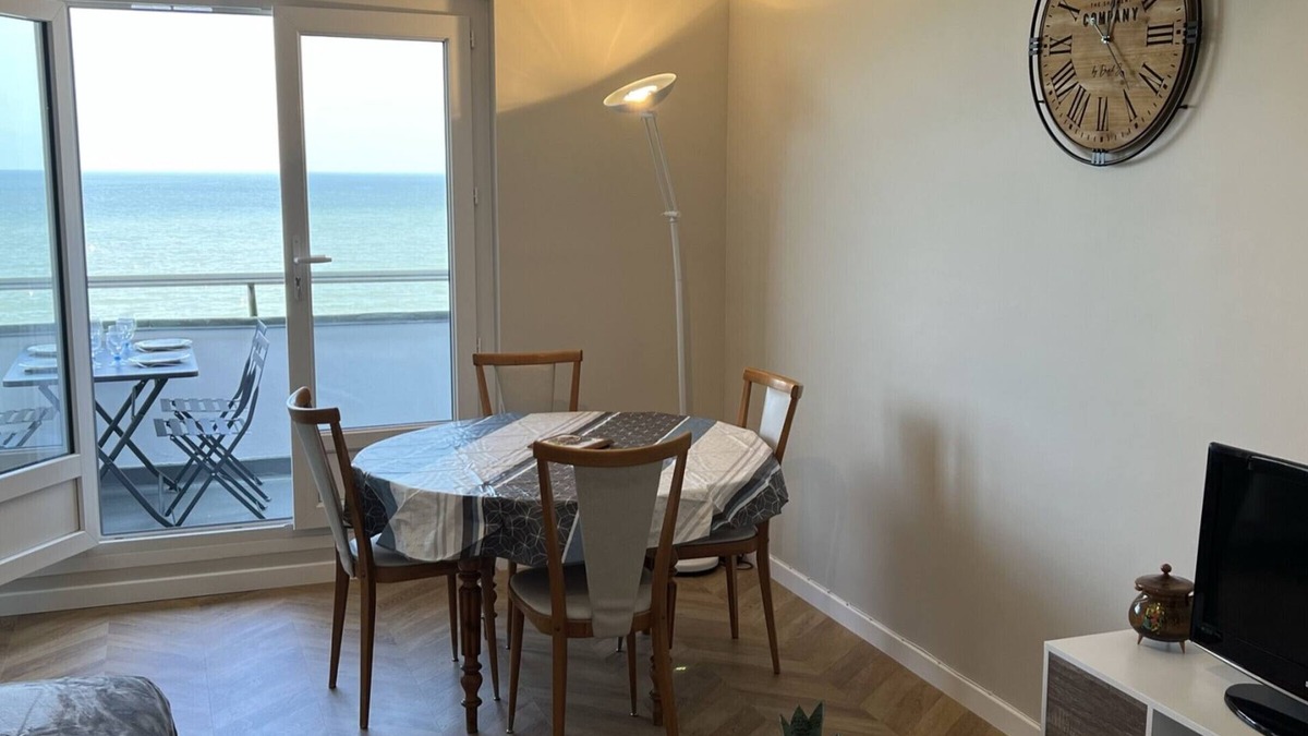 Le Home Apartment | Studio cabin with parking near the beach