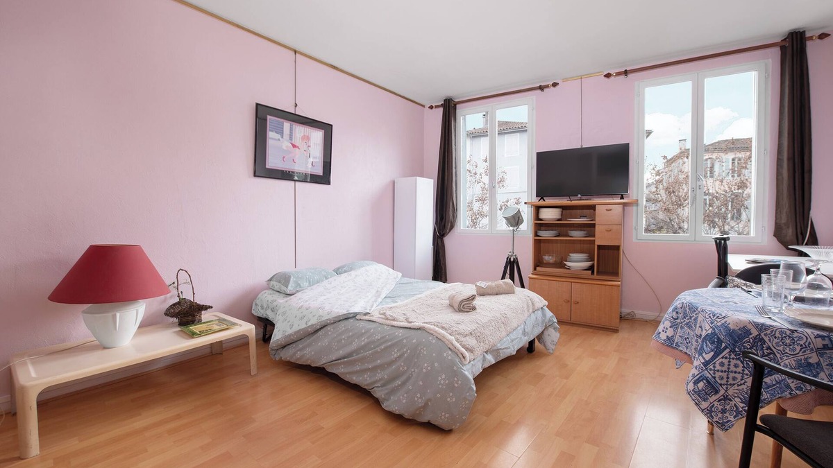 Saint-Girons Apartment | Studio Centre Saint-Girons, Studio Centre Saint-Girons