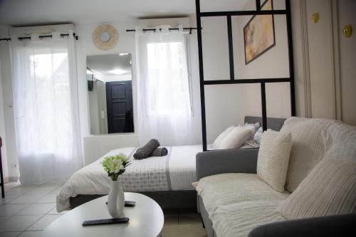 Bout des paves-Chene des Anglais Apartment | Studio chic Nantes, calme assuré