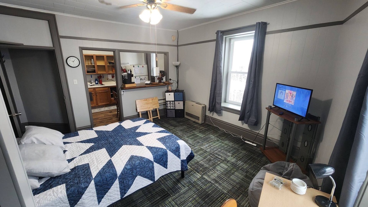 South Range Apartment | Studio Close to MTU, Houghton, Keweenaw, Dining, on the Trail & Full Amenities