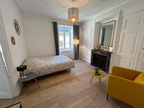 Thizy-les-Bourgs Apartment | Studio Cosy Charme Ancien