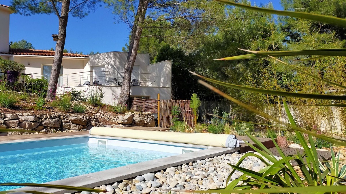 Castelnau-le-Lez Apartment | Studio d'hôtes les libellules, parking and swimming pool
