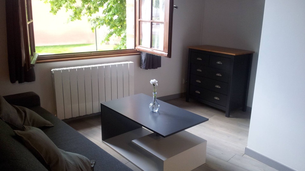 Lavaur Apartment | Studio de la Tour des rondes - comfortable, central location