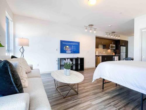 Downtown Los Angeles Apartment | Studio Downtown Walk to Convention Center