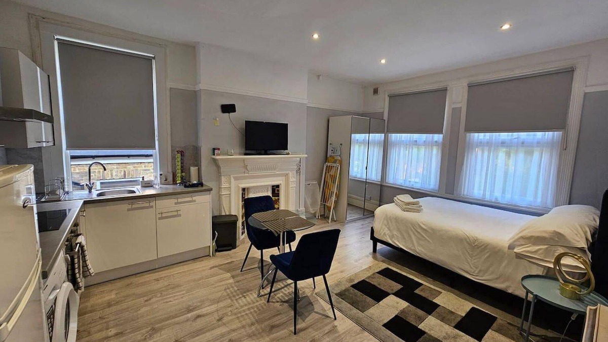 Haringey Apartment | Studio Flat in Lovely Alexandra Palace, London