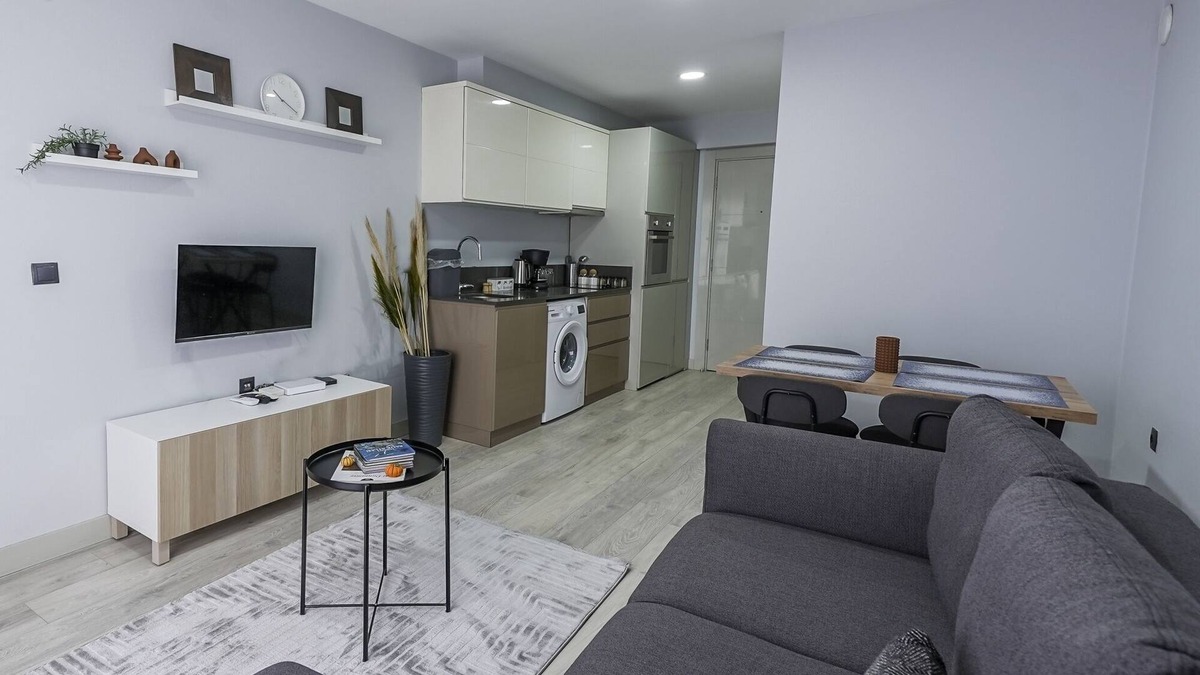 Kepez Apartment | Studio Flat w Shared Pool and Garden in Antalya