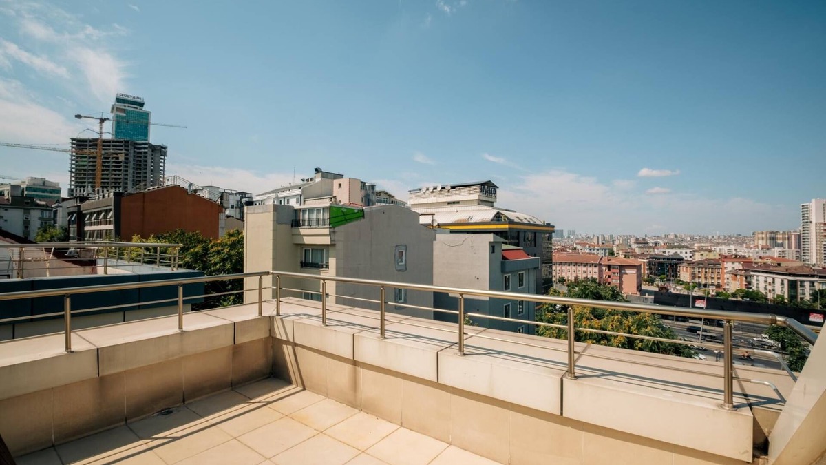 Yakuplu Apartment | Studio Flat w Terrace and View 8 min to Torium