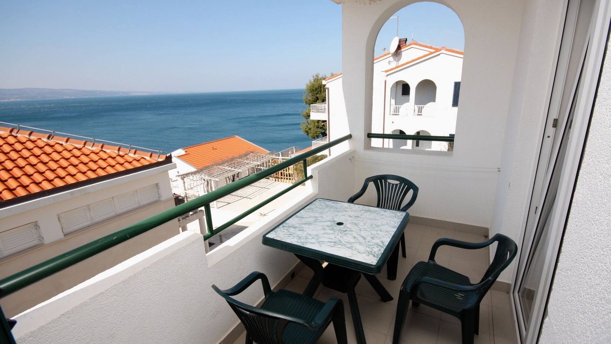 Tice Apartment | Studio flat with terrace and sea view Balića Rat, Omiš (AS-4868-f)