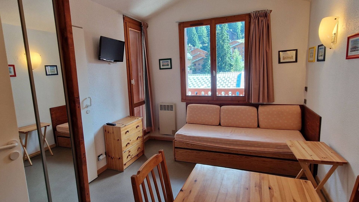 Valfrejus Apartment | Studio for 4 in Valfréjus with WiFi and parking near cable car
