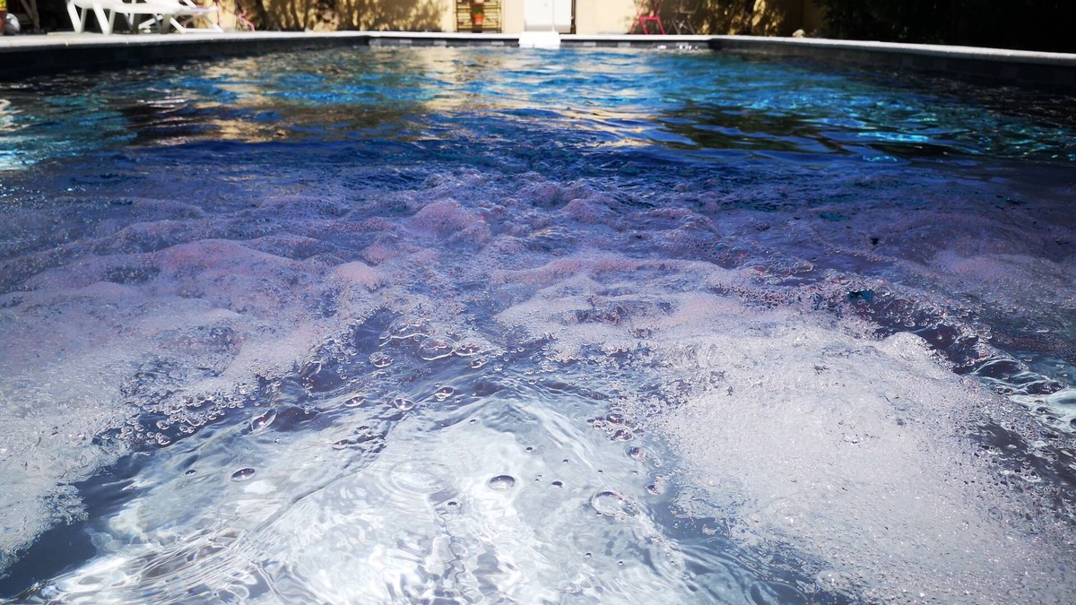 Entraigues-sur-la-Sorgue Apartment | Studio Avec Piscine