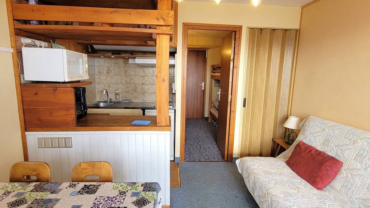 Saint-Michel-de-Chaillol Apartment | Studio for 4, south balcony, parking, calm residence