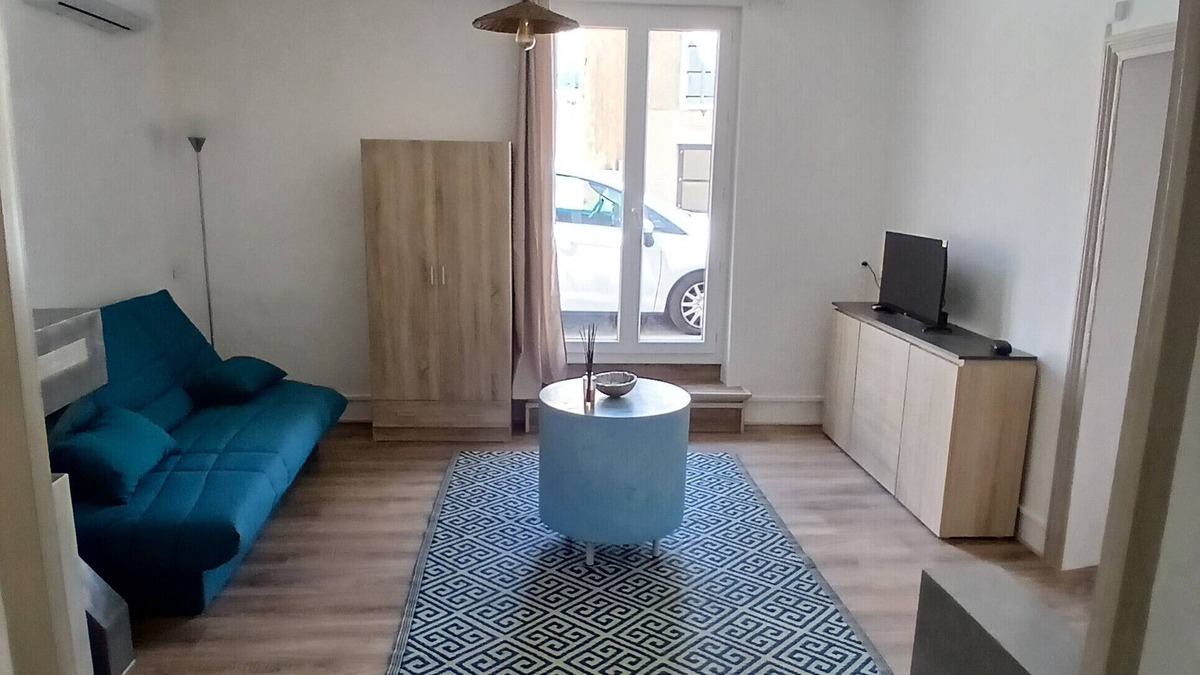 Mirepeisset Apartment | Studio 'Gite Grec' with Wi-Fi and Air Conditioning