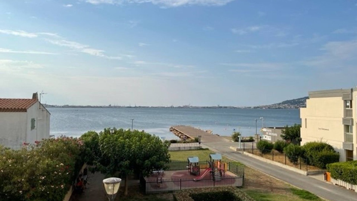 Balaruc-les-Bains Apartment | Studio in Balaruc-les-Bains with air conditioning and pets allowed