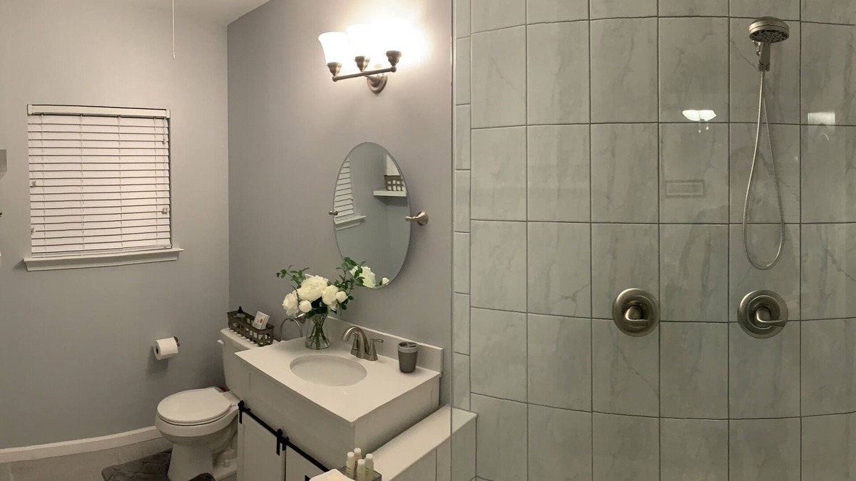 Northside Apartment | Studio in popular Northshore, 1.2 miles to Ross's Landing