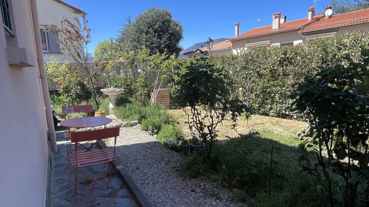 Vernet-les-Bains Apartment | Studio in residential area with garden
