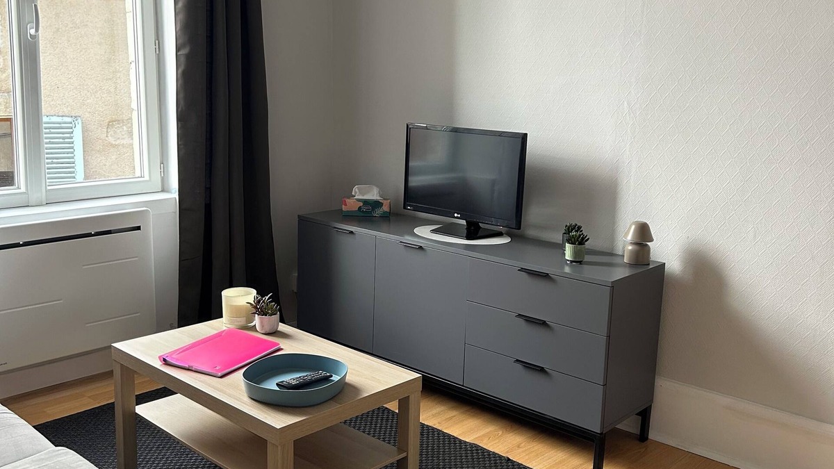 Gannat Apartment | Studio in the center of town. In the heart of Auvergne!