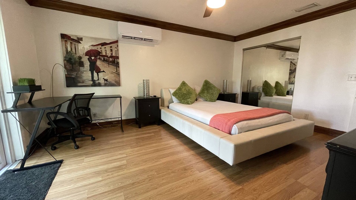Greenview Shores Apartment | Studio in the heart of Wellington, 3 miles from the Polo Club and WEF