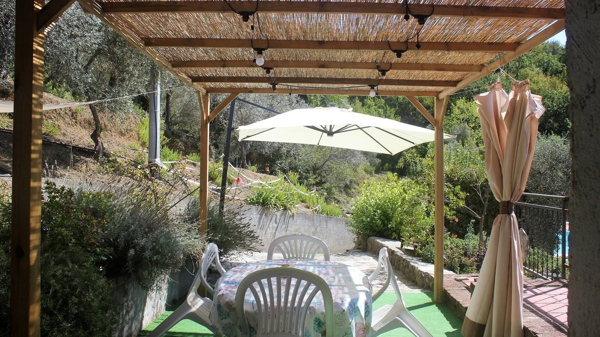 Castelnuovo Magra House | Studio in the countryside with pool, exceptional view, great for relaxation and trips