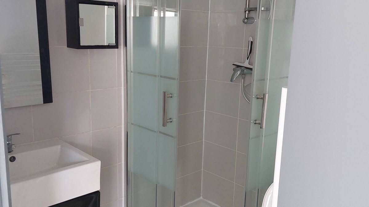 Vitrolles Apartment | STUDIO IN VITROLLES 13 BDR near Marseille TGV airport and bus station