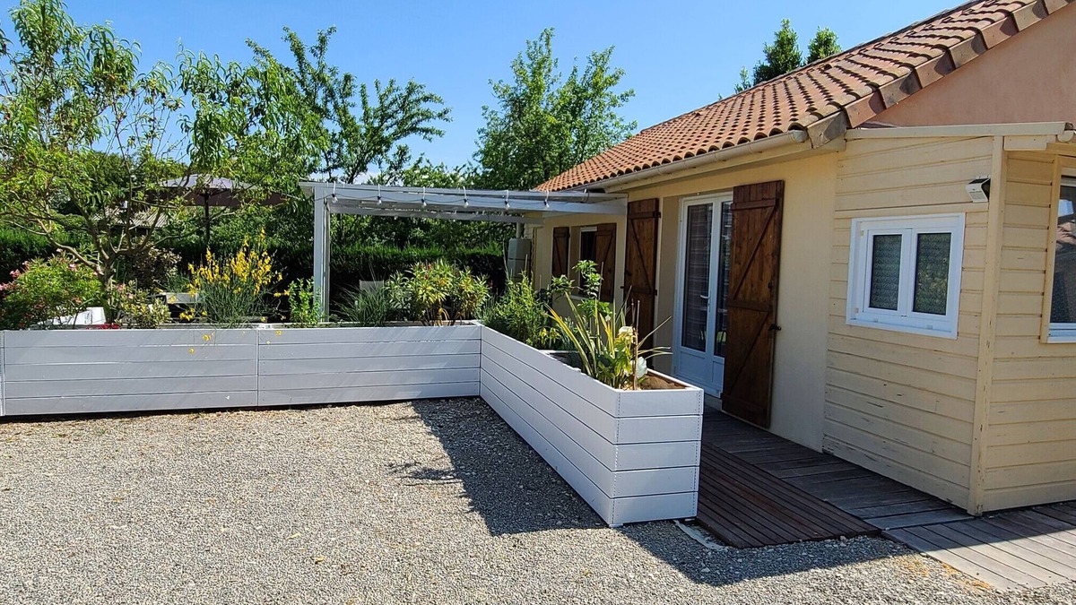 Montjean House | Studio 'Lana Cottage' Private Terrace, Pool & Nature | Perfect for 2