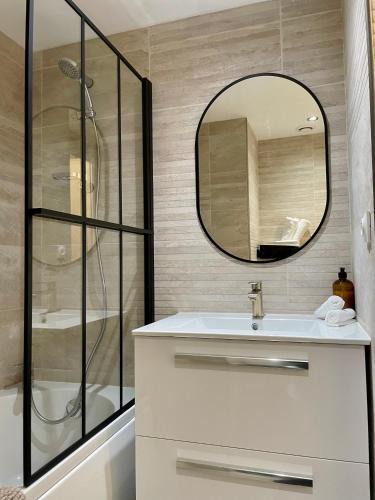 Villette - Maisons Neuves Apartment | Studio Le Central 350 m de Gare Lyon Part-Dieu, Navette Stade et Arena ,Eurexpo Aéroport- Bus Direct Centre Ville