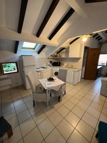 Sainte-Lucie-de-Tallano Apartment | Studio Le Petit Nid d'Amour meublé Tourisme 3 étoiles Poggio
