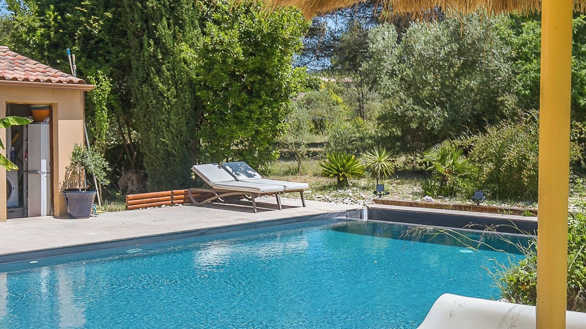 Le Beausset Apartment | Studio "Marrakech" Private Jacuzzi