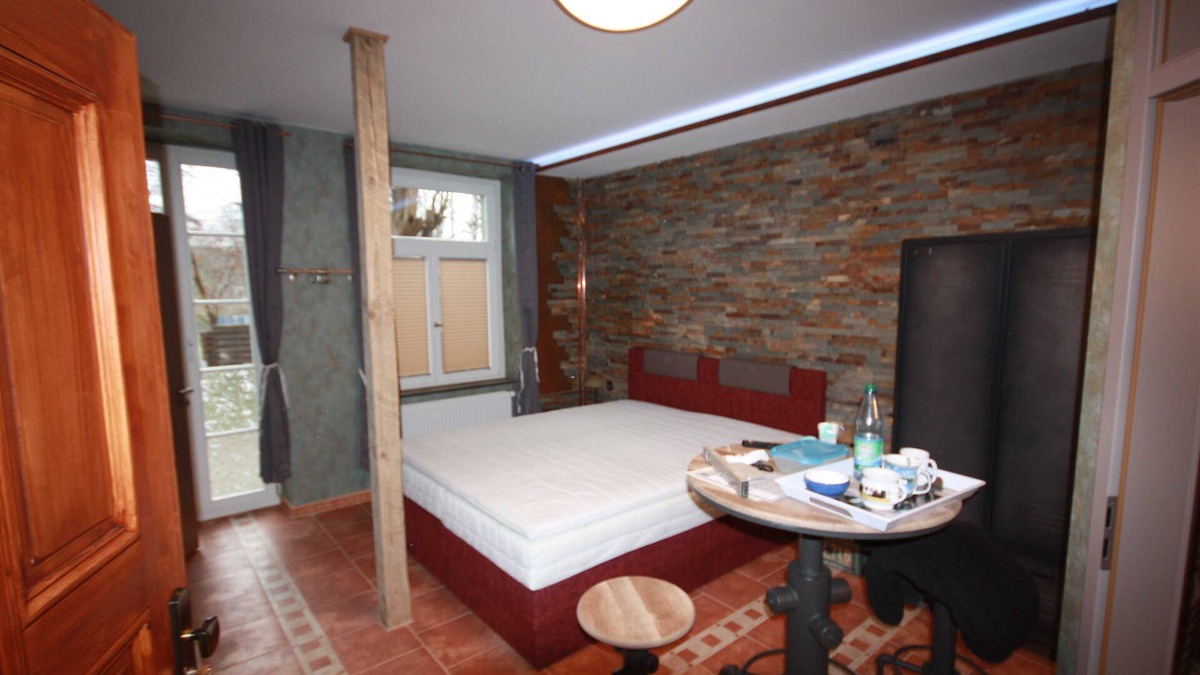 Neuschonefeld Apartment | Studio Metal North - Romantic Apartments in Leipzig, *2km to the city center*