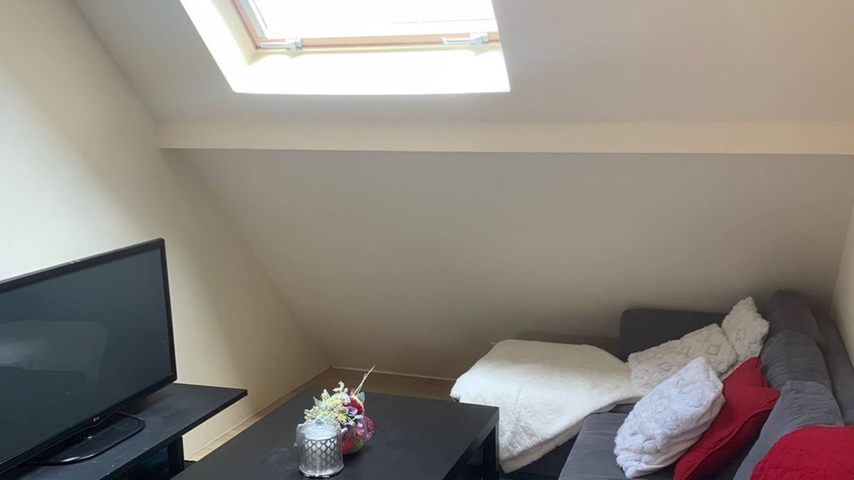 Limay Bed & Breakfast | Studio Meublé Avec une Mezzanine Dans une Maison