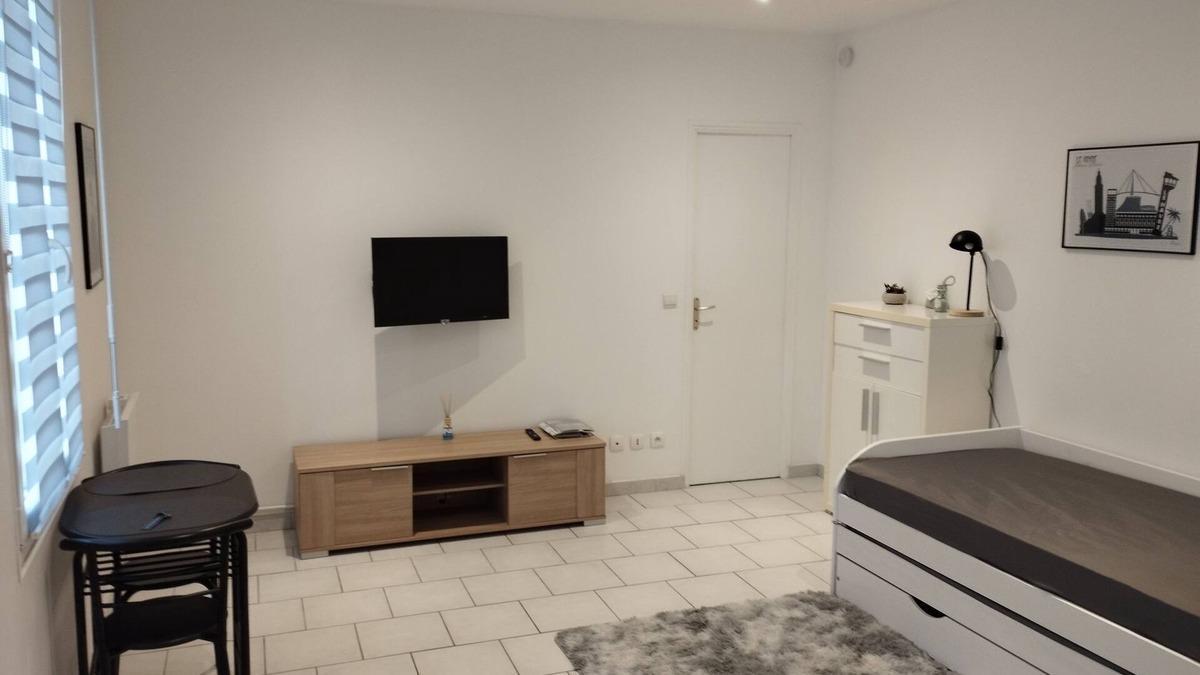 Saint-Charles du Port Apartment | Studio Meublé Canapé lit