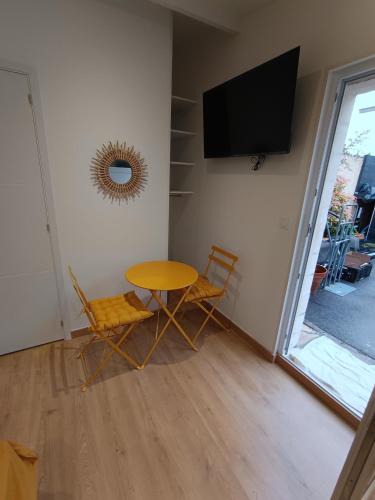 Pont-Sainte-Maxence Apartment | Studio neuf des amandines