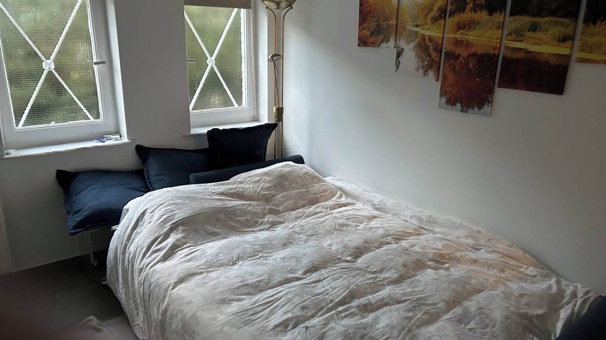 Hoeilaart Apartment | Studio next to train station near Brussels - in nature yet close to city center