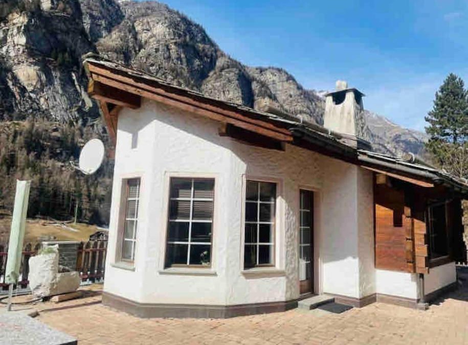 Herbriggen Apartment | Studio Nina with Garage Direct train to Zermatt