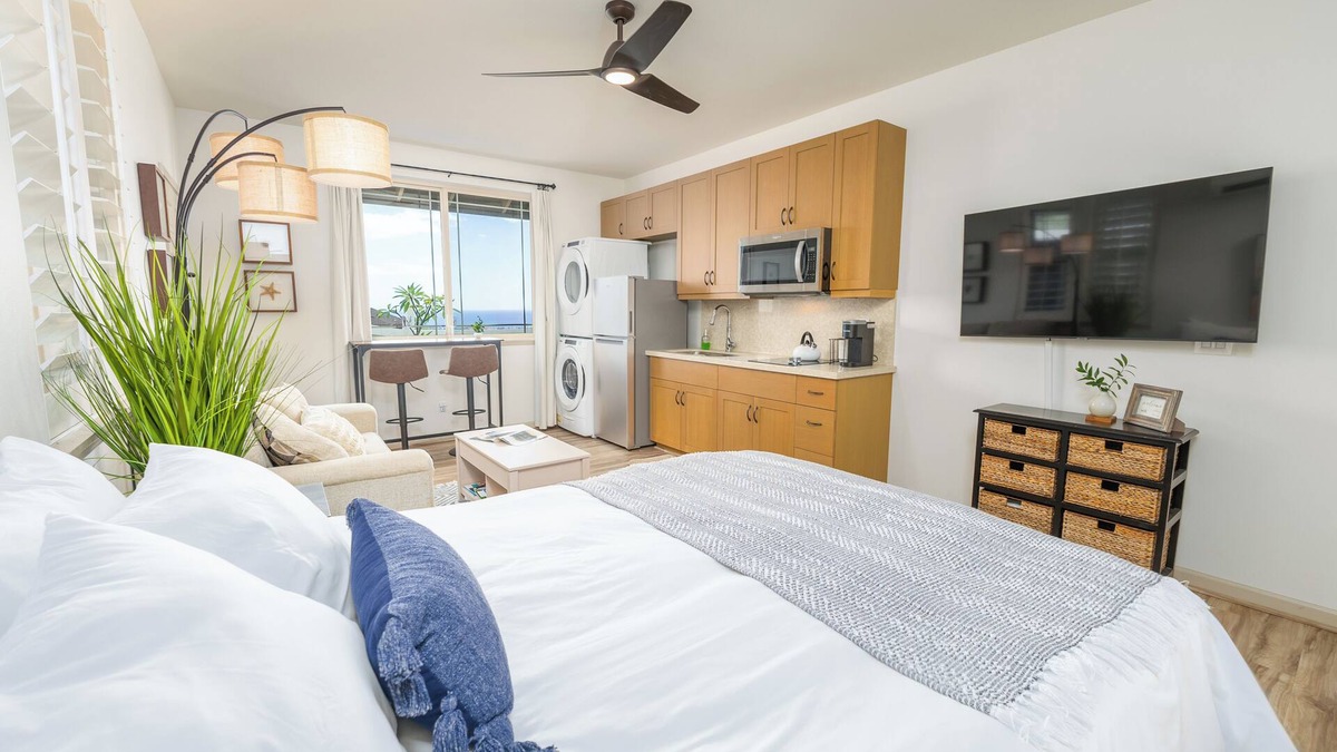 Makaha Valley Apartment | Studio- Ocean View Hideaway