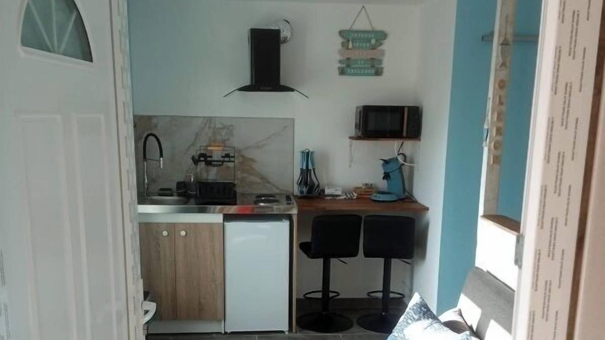 Salles-en-Toulon Apartment | Studio Oléron theme in Valdivienne 30 min Poitiers Futuroscope 35 min Le Vigeant