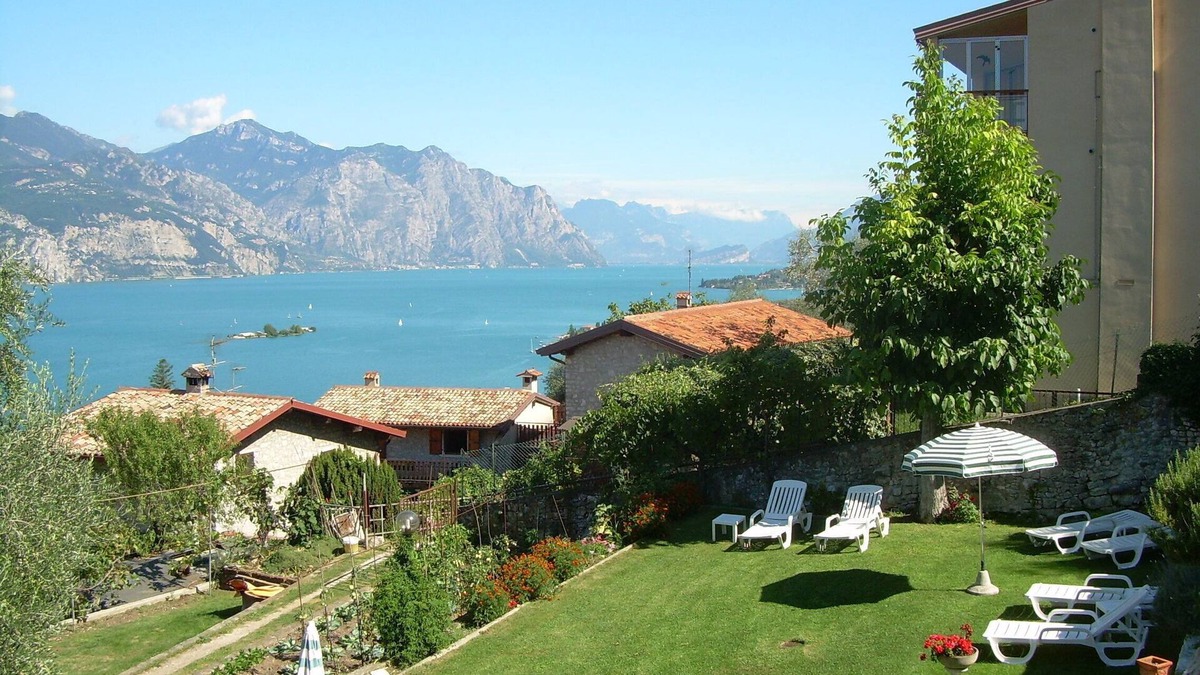 Castelletto Apartment | Studio on the ground floor in Casa Mary